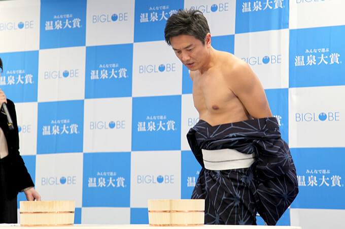 「きき湯」に浴衣を脱いでの挑戦