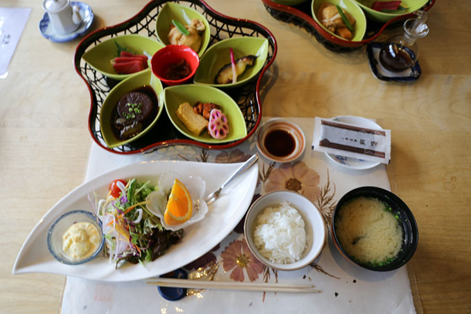朝食