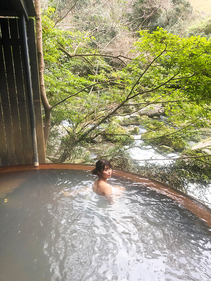 有料の貸切露天風呂「睦実の湯」
