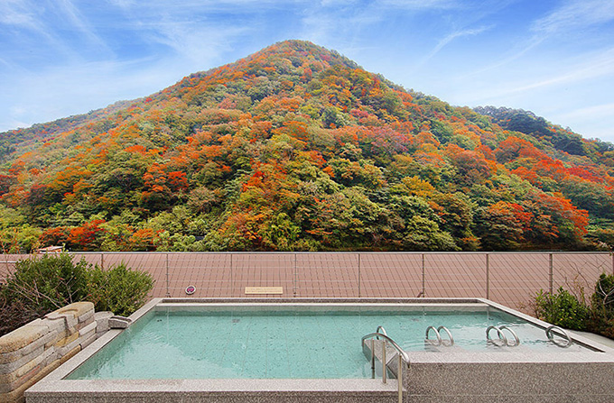 空中庭園露天風呂「北側寝湯」