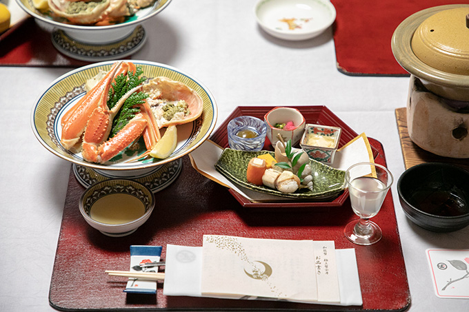 ふんだんに地元産食材を使った料理