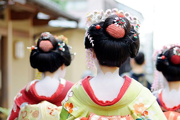 大人のたしなみを学べるレトロな街