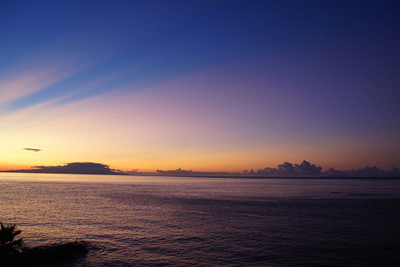 日の出と潮騒ウォーキングで体内時計を整える