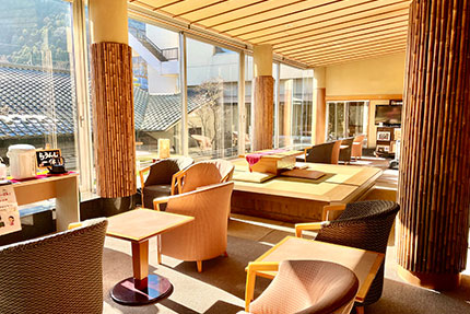 栄楽館　ラウンジ