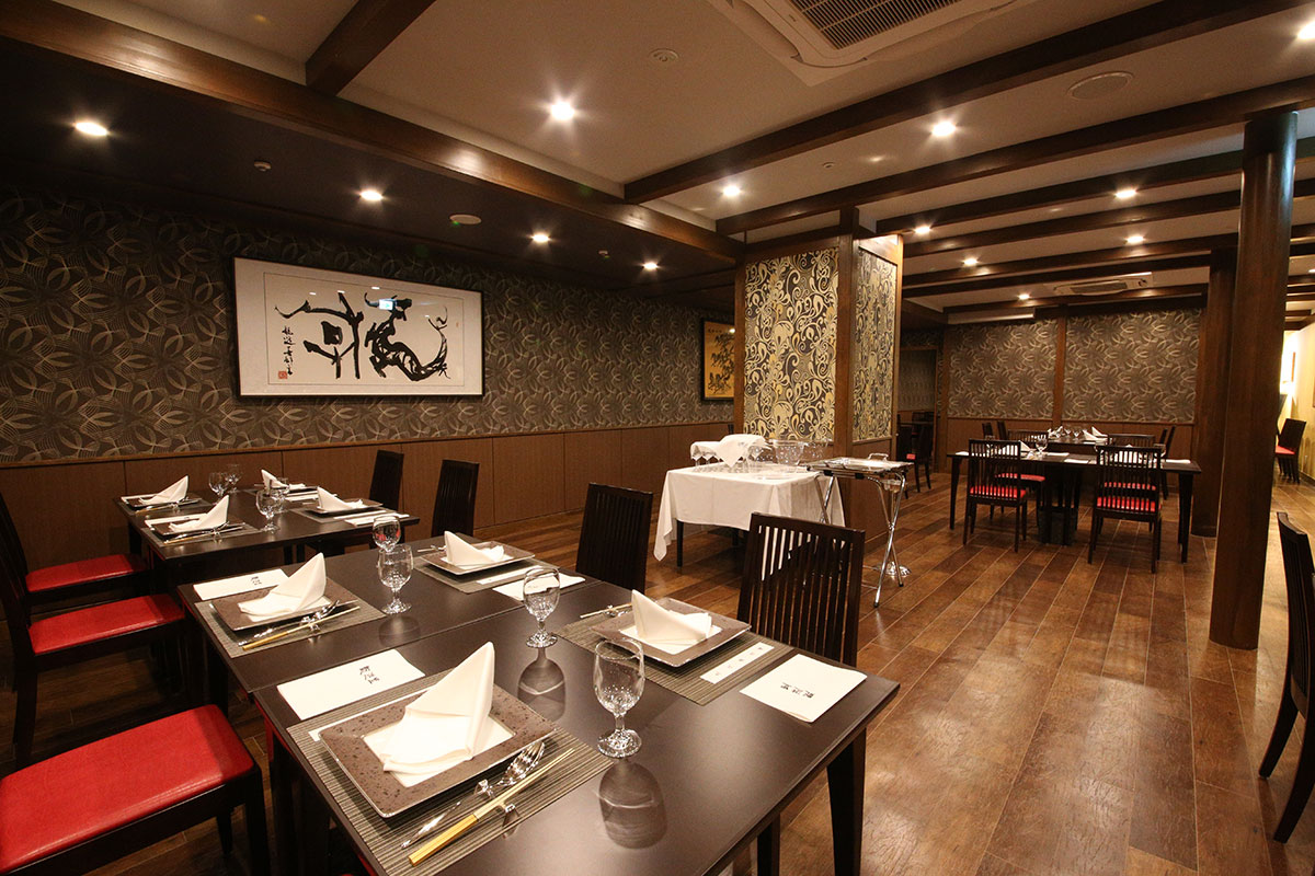 チャイナルーム「龍遊里」