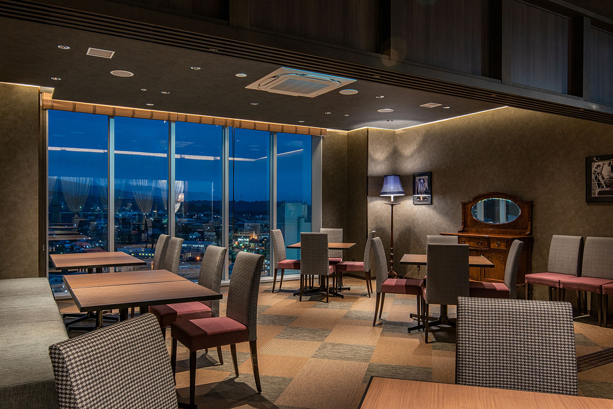 レストラン「スカイダイニング」