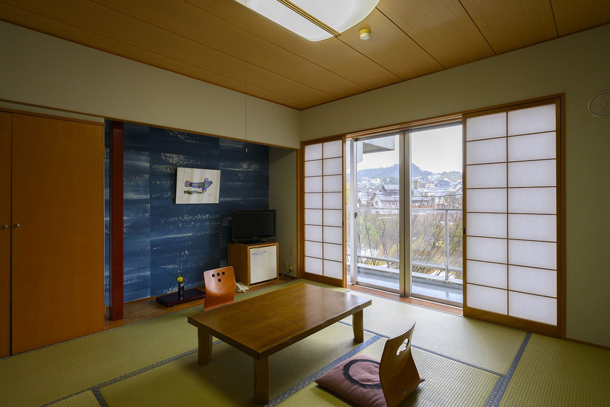 新館和室（8畳・トイレあり）