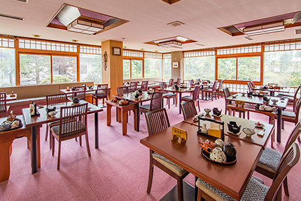 ワークスペースとしても利用可能な食事処