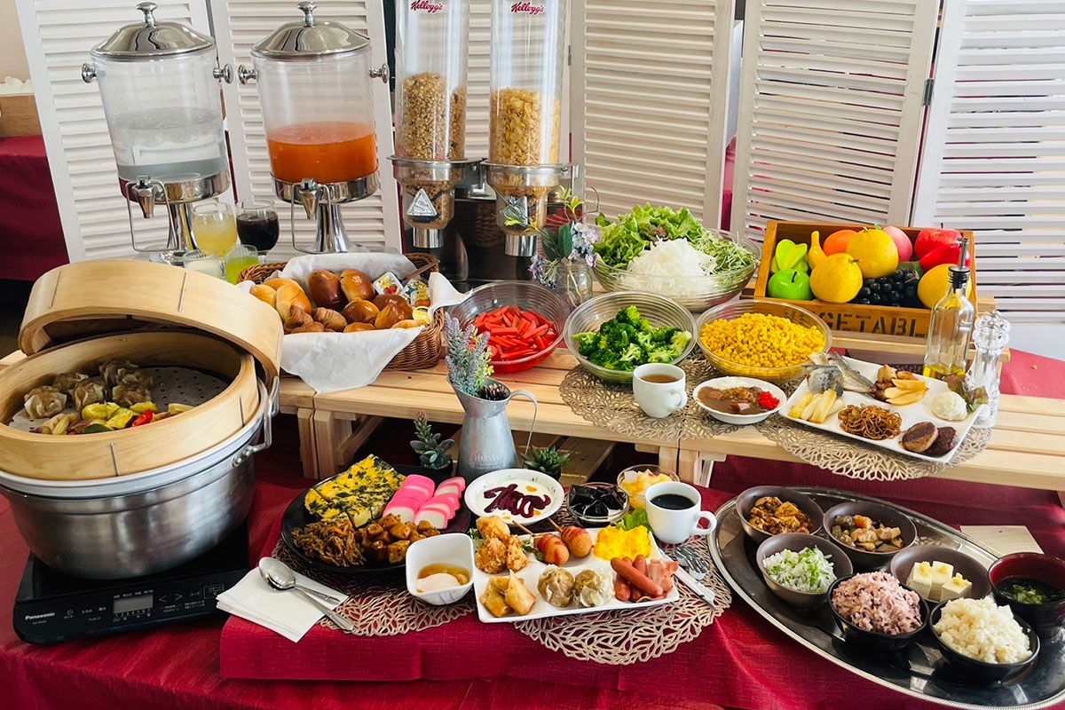 朝食バイキング