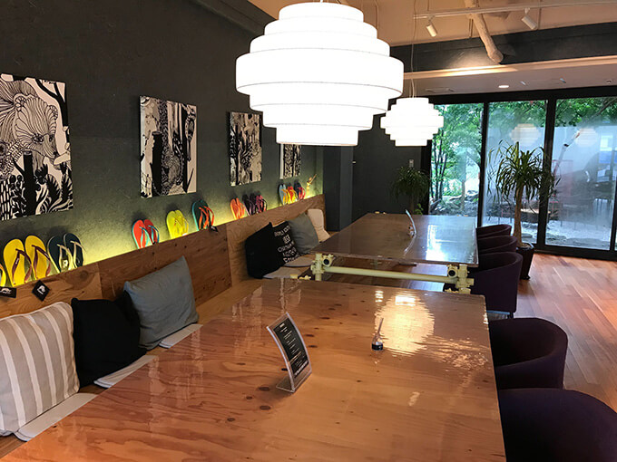 カフェ　コワーキングスペース