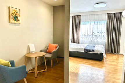 101デスクがある部屋